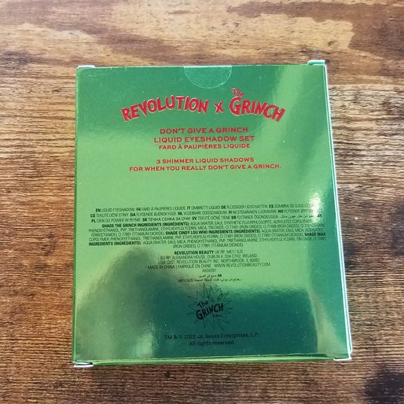 New Revolution The Grinch Liquid Shadow Set - Picture 2 of 4
